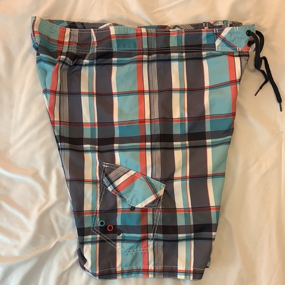 Gently Used Old Navy Men’s swim trunks Size XL - Picture 4 of 7